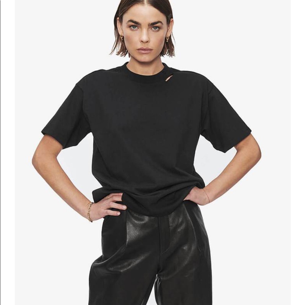 Anime Bing Milo tee in black